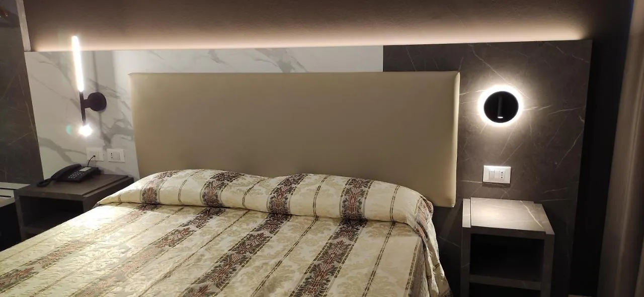 Hotel Mistral Milán 3*,  Italia