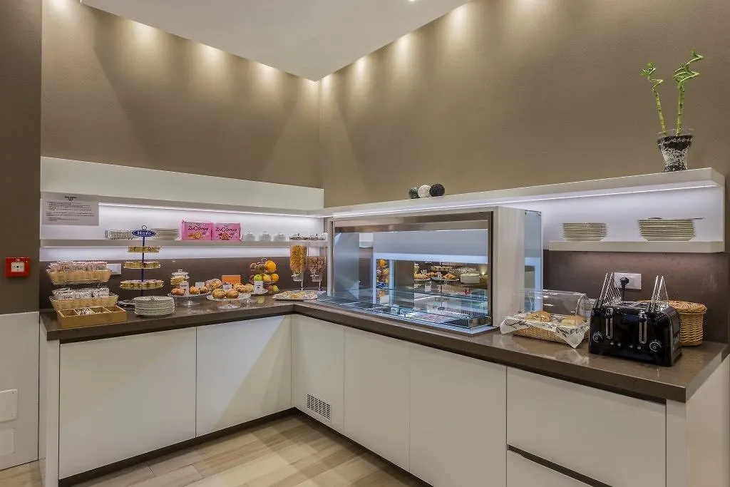 Hotel Mistral Milano 3*,